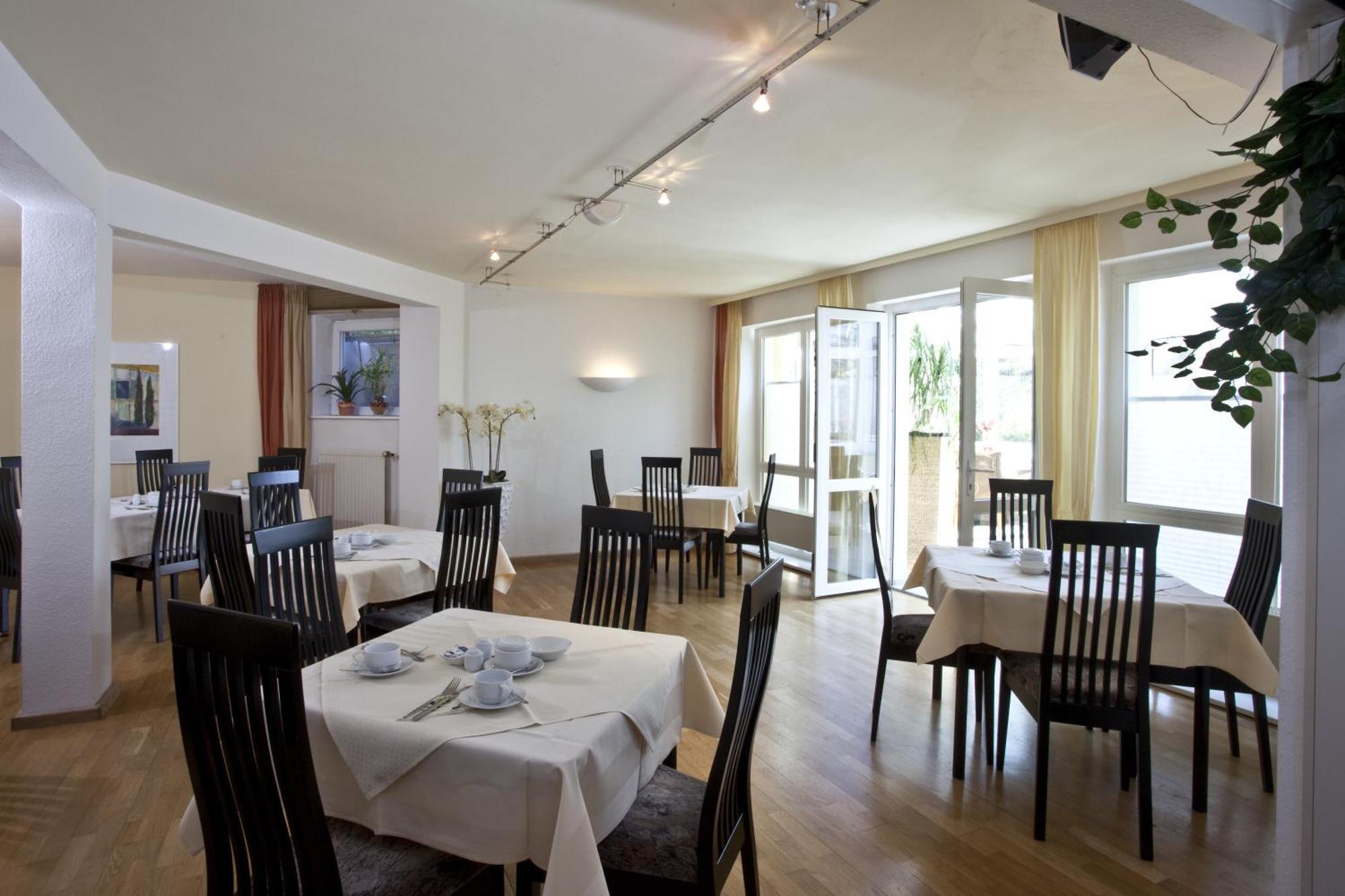 Hotel Am Braunen Hirsch Целле Экстерьер фото