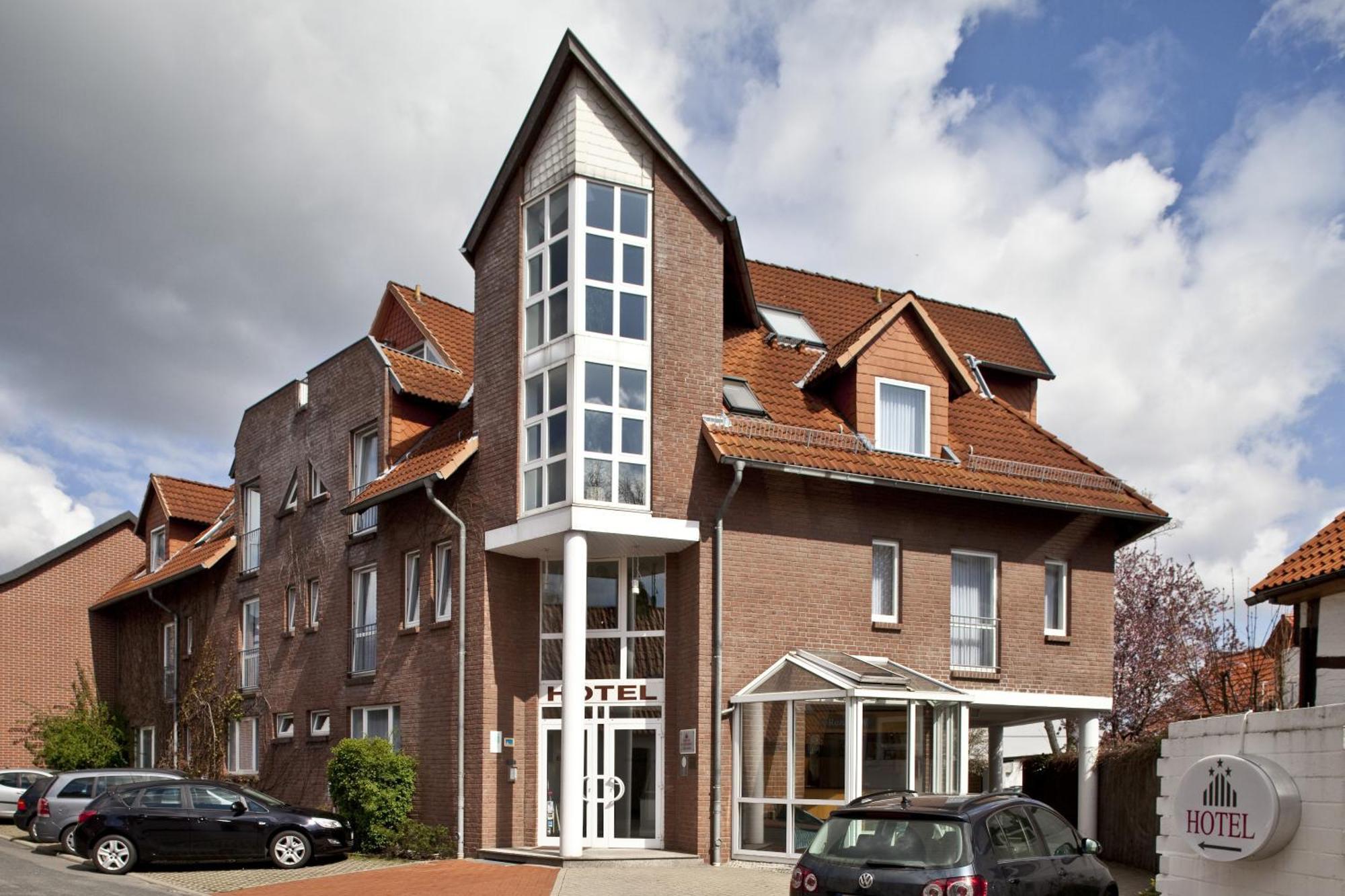 Hotel Am Braunen Hirsch Целле Экстерьер фото